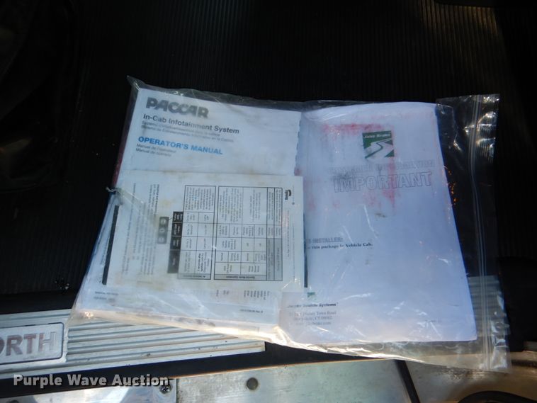 image for item DJ8713 2016 Kenworth W900  semi truck