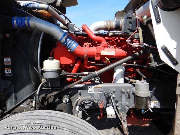 image for item DJ8713 2016 Kenworth W900  semi truck