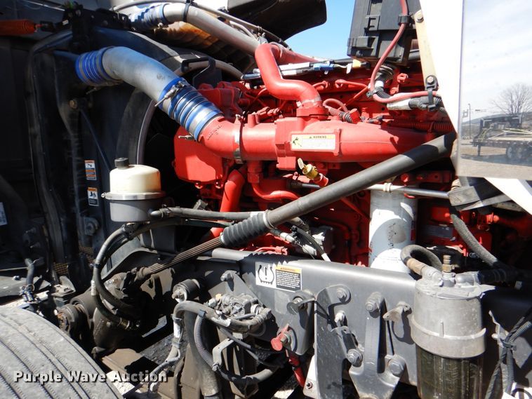 image for item DJ8713 2016 Kenworth W900  semi truck