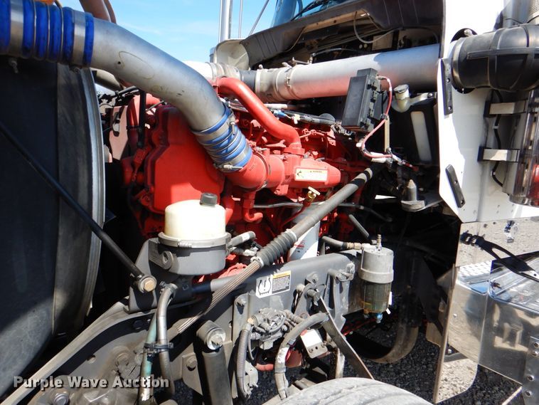 image for item DJ8713 2016 Kenworth W900  semi truck