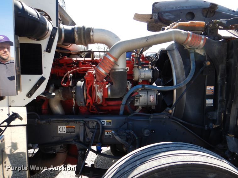 image for item DJ8713 2016 Kenworth W900  semi truck