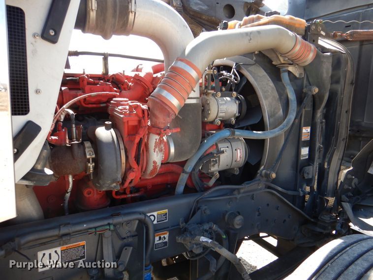 image for item DJ8713 2016 Kenworth W900  semi truck