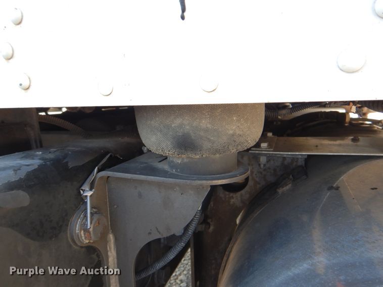 image for item DJ8713 2016 Kenworth W900  semi truck