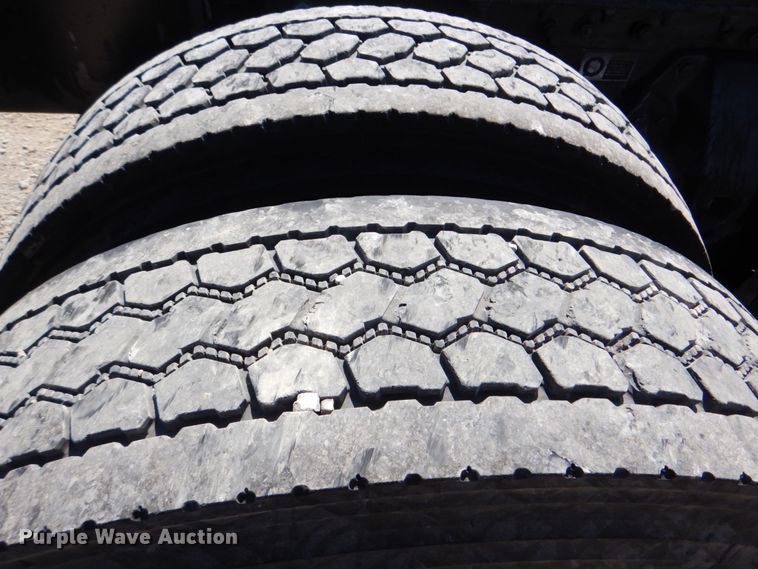 image for item DJ8713 2016 Kenworth W900  semi truck