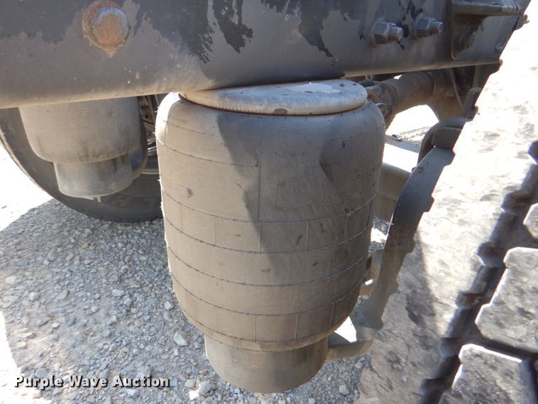 image for item DJ8713 2016 Kenworth W900  semi truck