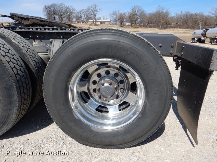 image for item DJ8713 2016 Kenworth W900  semi truck