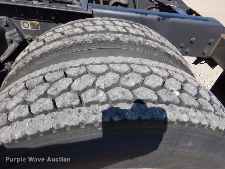 image for item DJ8713 2016 Kenworth W900  semi truck