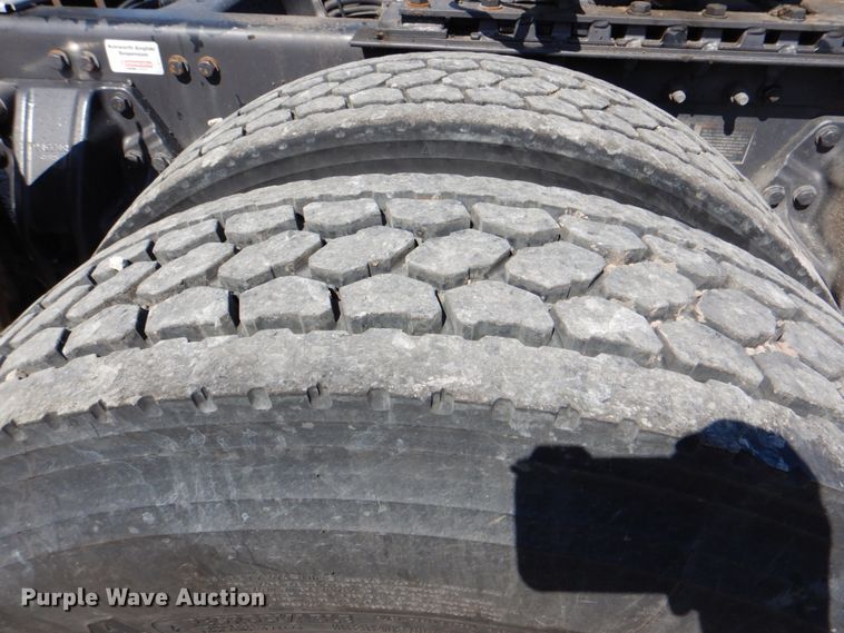 image for item DJ8713 2016 Kenworth W900  semi truck