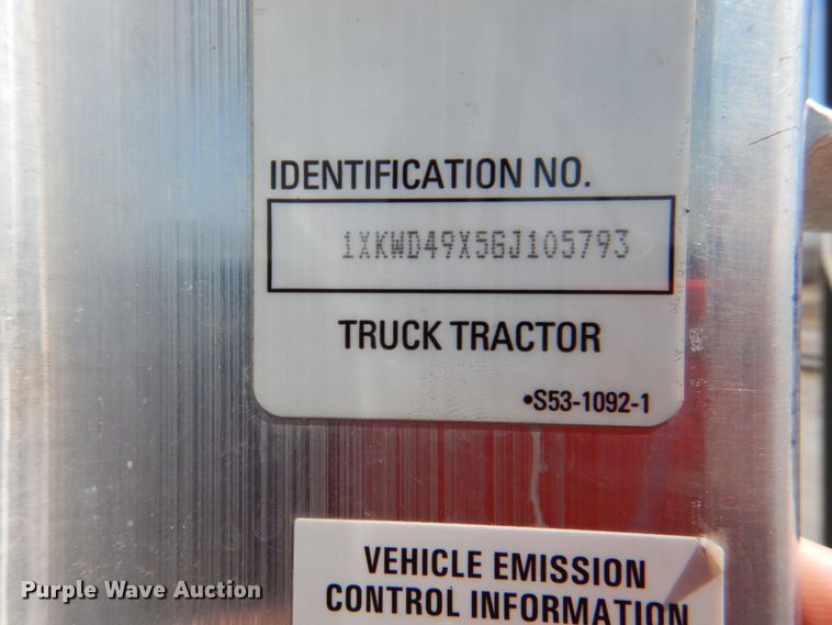 image for item DJ8713 2016 Kenworth W900  semi truck