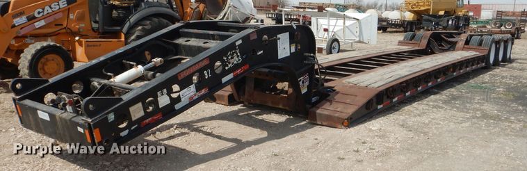 image for item DJ8824 2007 Fontaine 110000/49896 lowboy equipment trailer