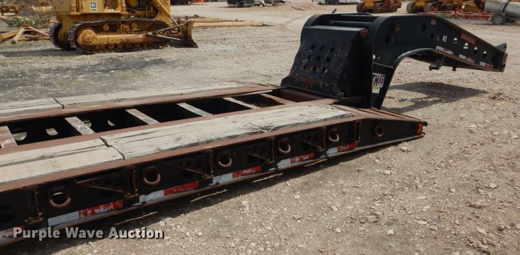 image for item DJ8824 2007 Fontaine 110000/49896 lowboy equipment trailer