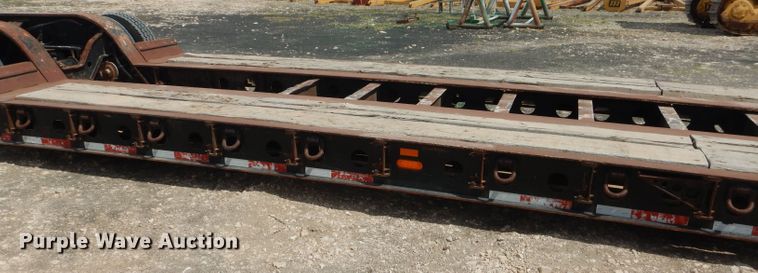 image for item DJ8824 2007 Fontaine 110000/49896 lowboy equipment trailer