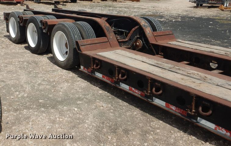 image for item DJ8824 2007 Fontaine 110000/49896 lowboy equipment trailer