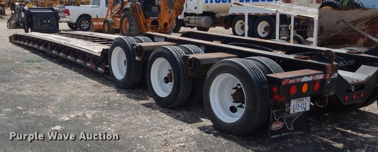 image for item DJ8824 2007 Fontaine 110000/49896 lowboy equipment trailer