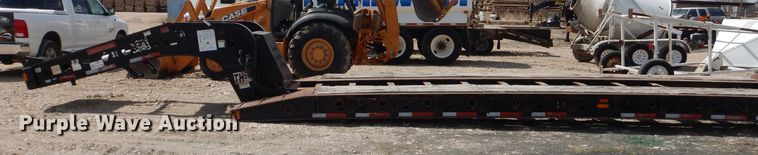 image for item DJ8824 2007 Fontaine 110000/49896 lowboy equipment trailer