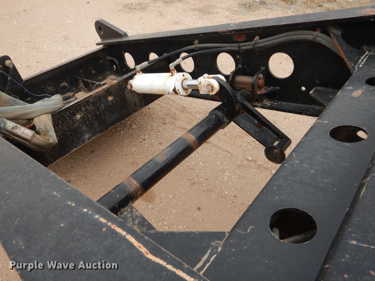 image for item DJ8824 2007 Fontaine 110000/49896 lowboy equipment trailer