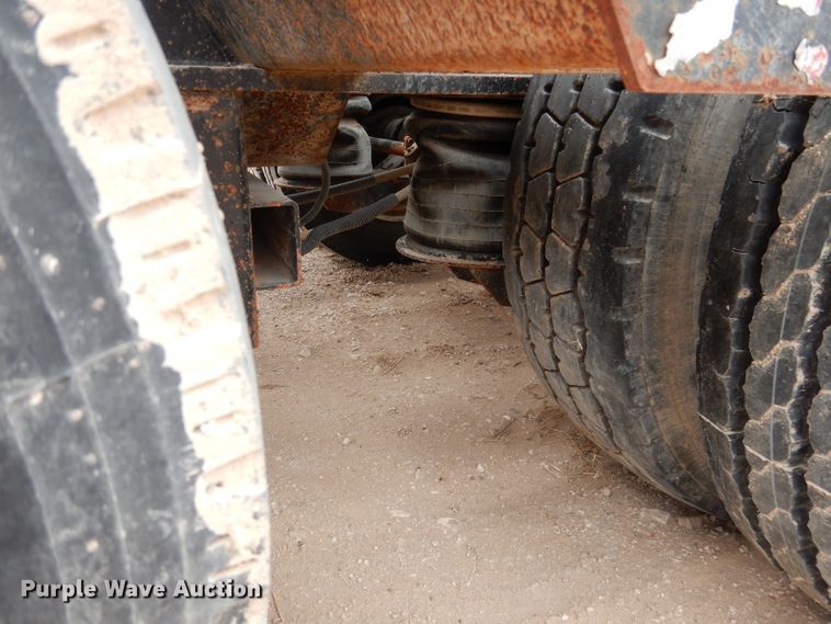 image for item DJ8824 2007 Fontaine 110000/49896 lowboy equipment trailer