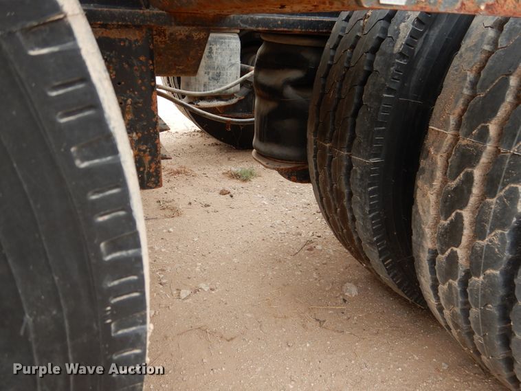 image for item DJ8824 2007 Fontaine 110000/49896 lowboy equipment trailer