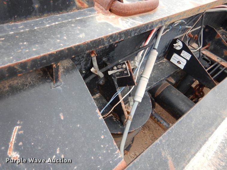 image for item DJ8824 2007 Fontaine 110000/49896 lowboy equipment trailer