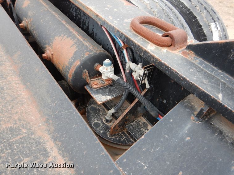 image for item DJ8824 2007 Fontaine 110000/49896 lowboy equipment trailer