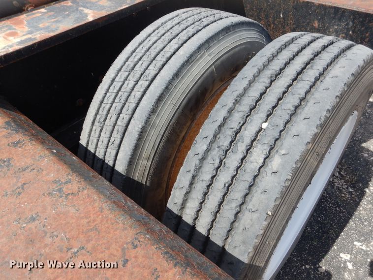 image for item DJ8824 2007 Fontaine 110000/49896 lowboy equipment trailer