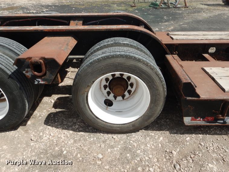 image for item DJ8824 2007 Fontaine 110000/49896 lowboy equipment trailer