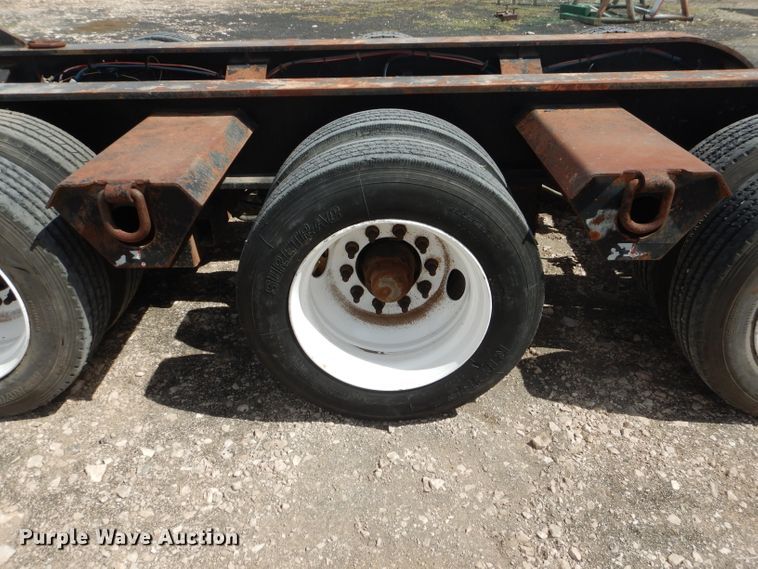 image for item DJ8824 2007 Fontaine 110000/49896 lowboy equipment trailer