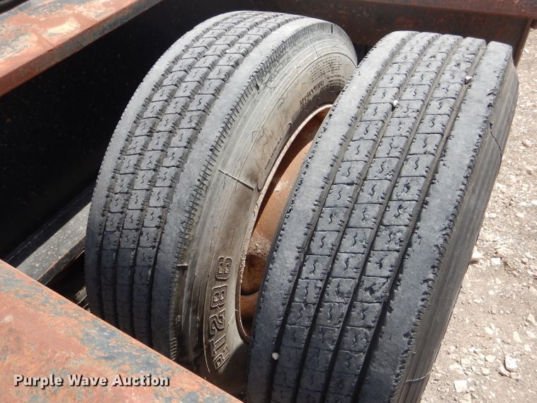 image for item DJ8824 2007 Fontaine 110000/49896 lowboy equipment trailer