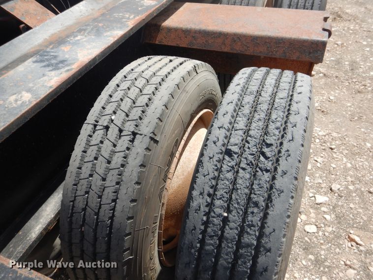 image for item DJ8824 2007 Fontaine 110000/49896 lowboy equipment trailer