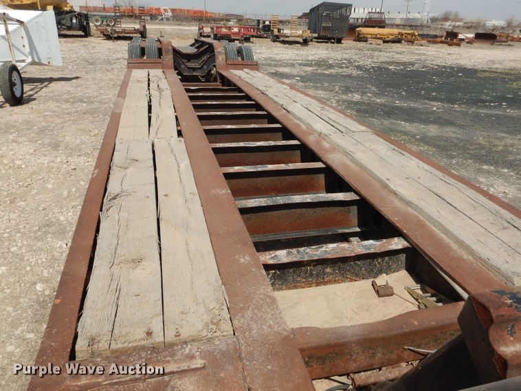 image for item DJ8824 2007 Fontaine 110000/49896 lowboy equipment trailer