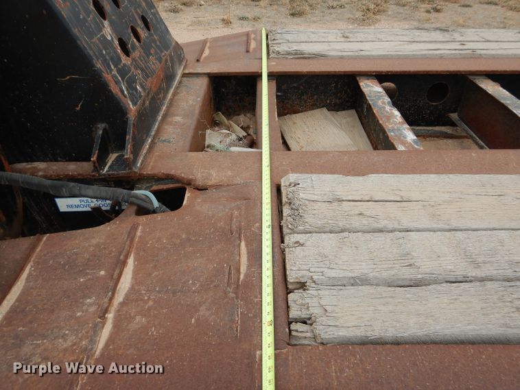 image for item DJ8824 2007 Fontaine 110000/49896 lowboy equipment trailer