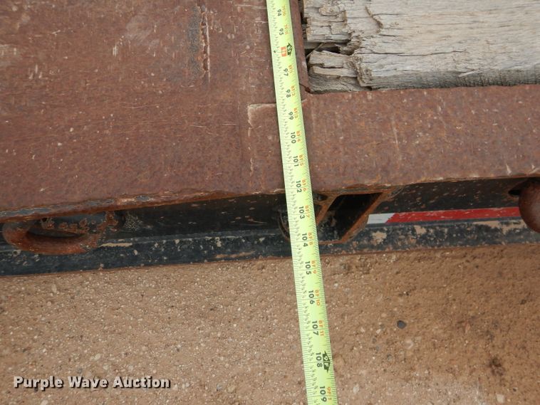 image for item DJ8824 2007 Fontaine 110000/49896 lowboy equipment trailer