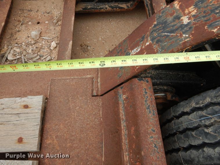 image for item DJ8824 2007 Fontaine 110000/49896 lowboy equipment trailer