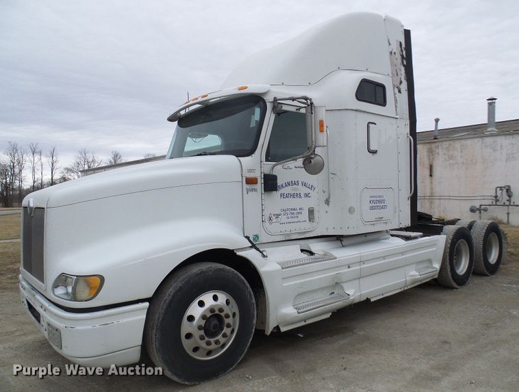 image for item DL0808 2005 International 9400i  semi truck