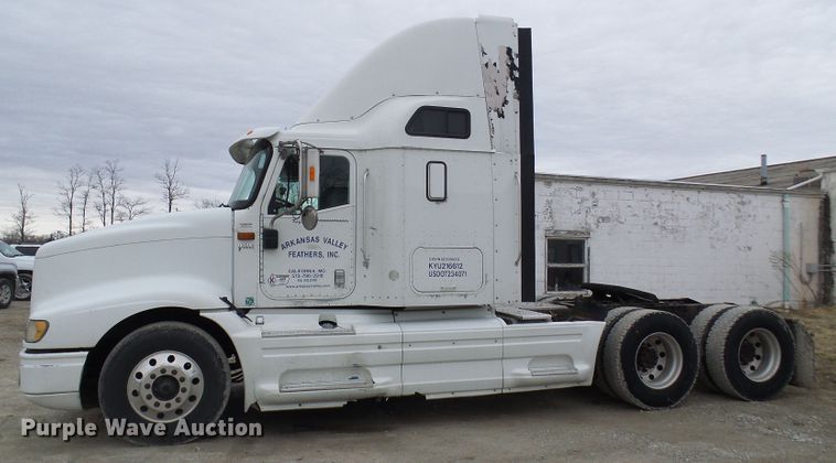 image for item DL0808 2005 International 9400i  semi truck