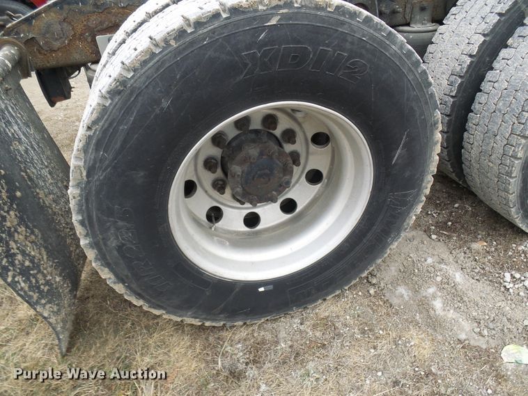 image for item DL0808 2005 International 9400i  semi truck