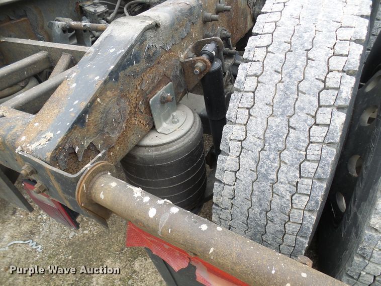 image for item DL0808 2005 International 9400i  semi truck