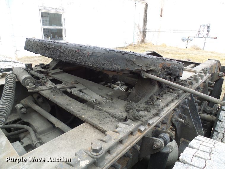 image for item DL0808 2005 International 9400i  semi truck