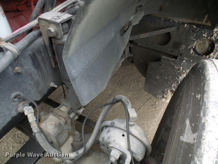 image for item DL0808 2005 International 9400i  semi truck