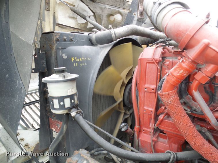 image for item DL0808 2005 International 9400i  semi truck