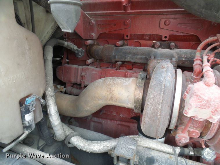 image for item DL0808 2005 International 9400i  semi truck