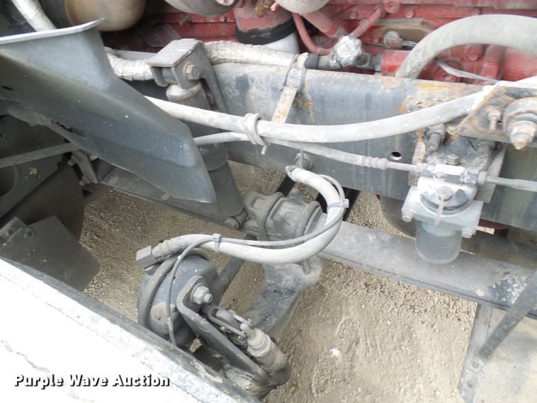 image for item DL0808 2005 International 9400i  semi truck