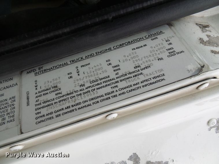 image for item DL0808 2005 International 9400i  semi truck