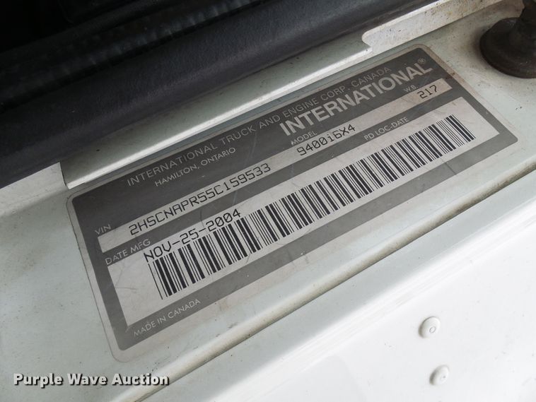image for item DL0808 2005 International 9400i  semi truck