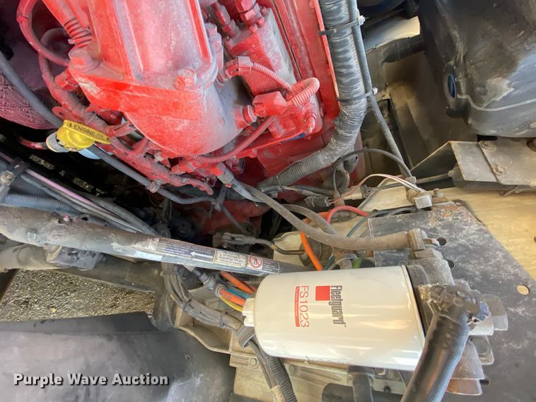 image for item DL0808 2005 International 9400i  semi truck