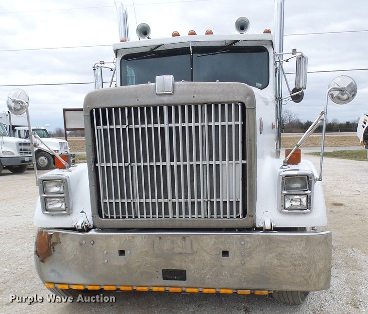 image for item DL0903 1987 International F9370  semi truck
