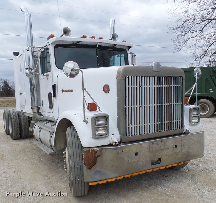 image for item DL0903 1987 International F9370  semi truck