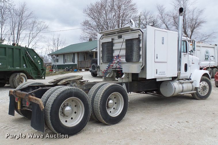 image for item DL0903 1987 International F9370  semi truck