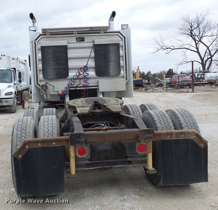 image for item DL0903 1987 International F9370  semi truck