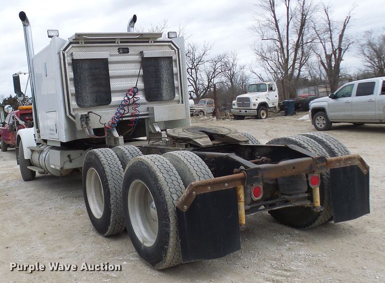 image for item DL0903 1987 International F9370  semi truck